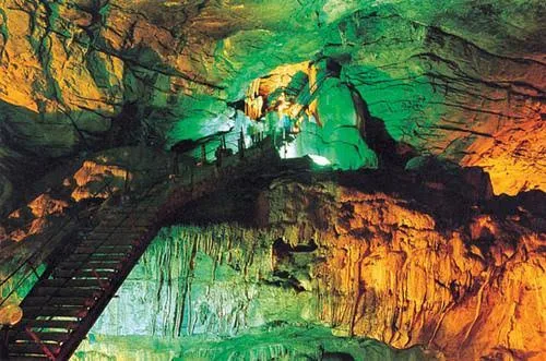 Borra Caves Tour Packages